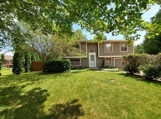 208 Lilac Ln, Belgium, WI 53004