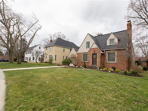 4th image of 2346 Winfield Ave