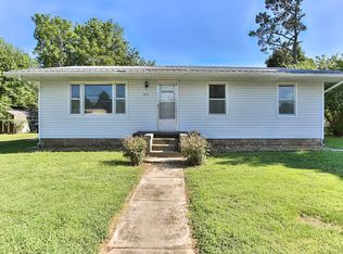 415 E Prairie Ln, Ash Grove, MO 65604