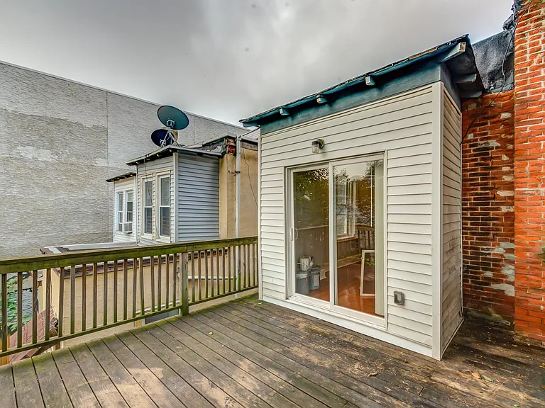 327 N Preston St #2 — Photo 24