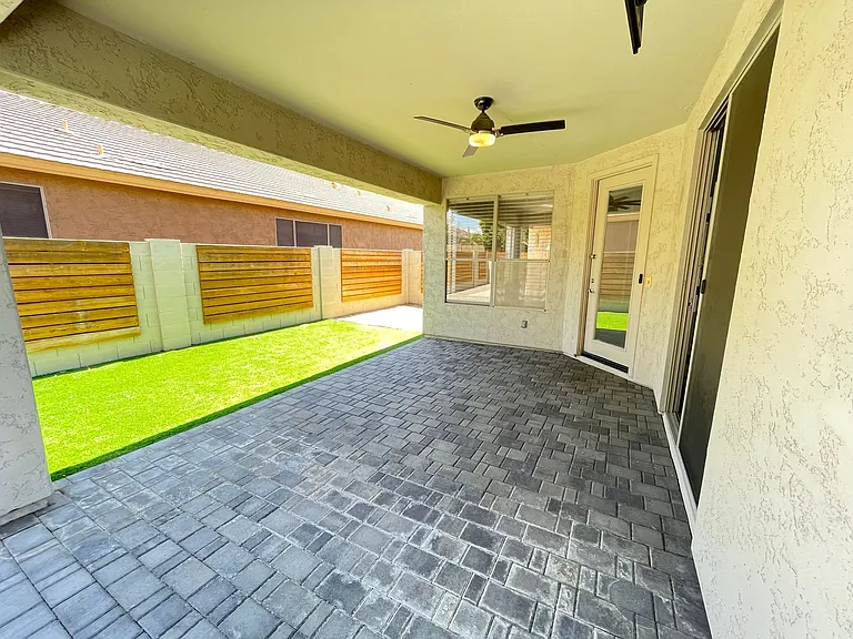 2670 E Hulet Dr — Photo 30