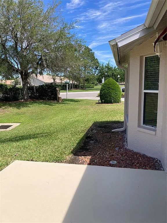 2 bed, 2.0 bath, 1669 sqft, $2,400 — Photo 2