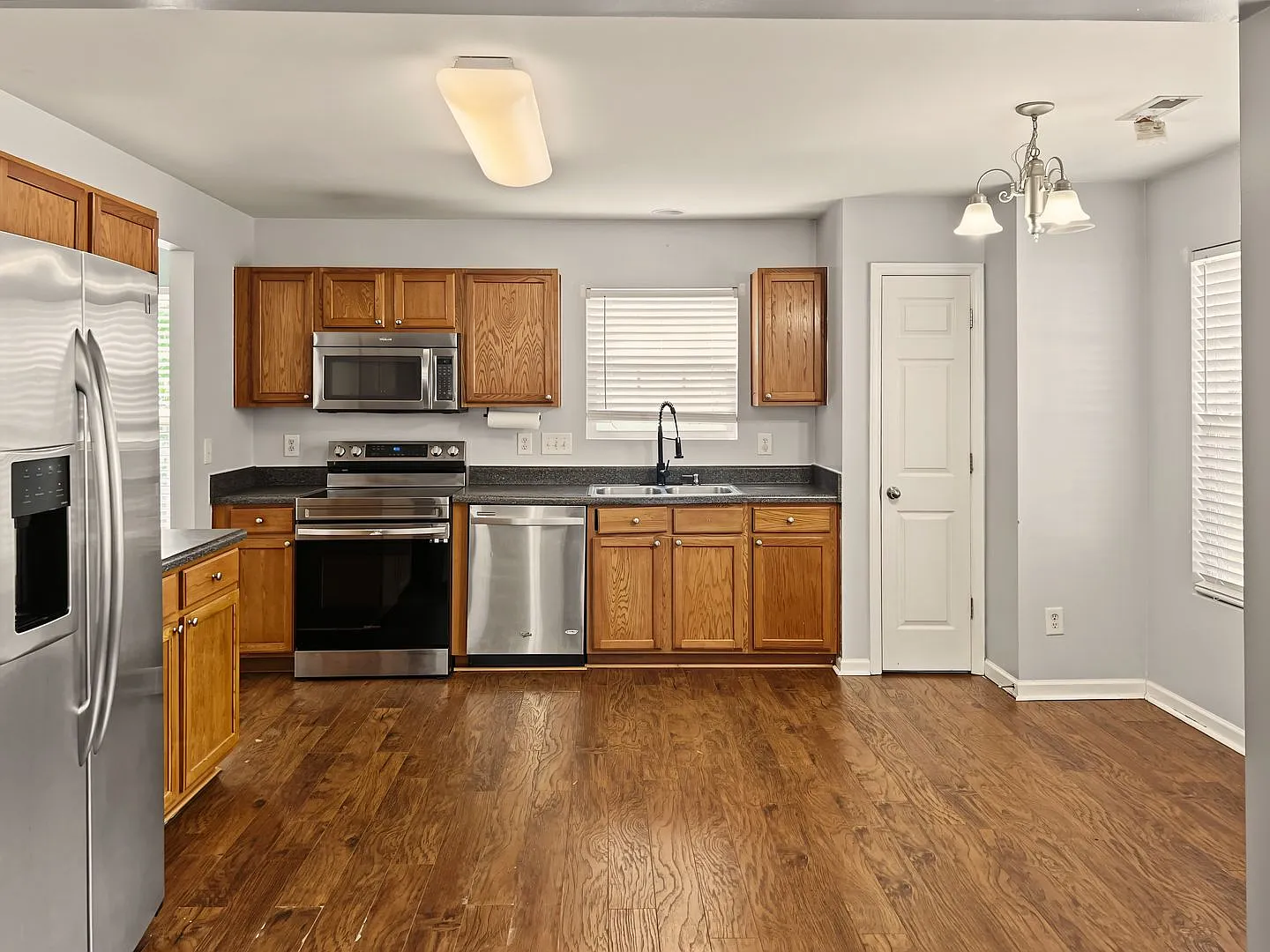 Now pre-leasing! — Photo 4