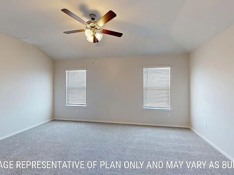 1240 Hickory Ln — Photo 7