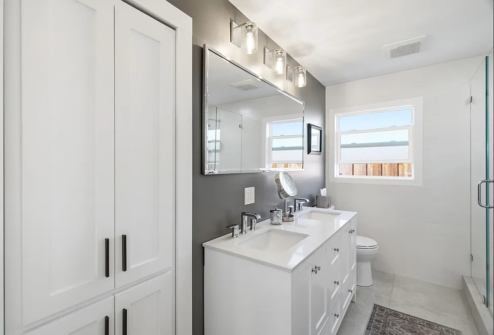 2 bed, 850 sqft, $4,200 — Photo 4