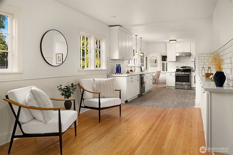 5th image of 1060 Spruce Street