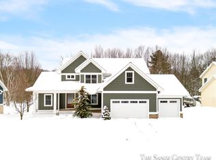 16252 W Willow Dr, Spring Lake, MI 49456