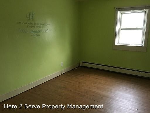 2nd image of 404 Adams St APT 1