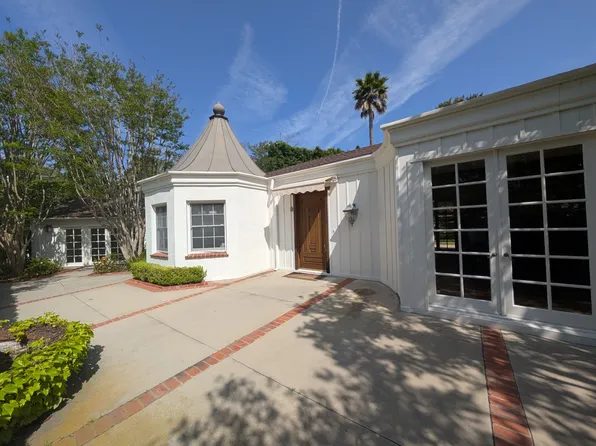 10711 W Sunset Blvd, Los Angeles, CA 90077