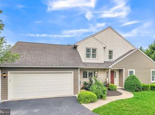 8 Parkside Dr, Elverson, PA