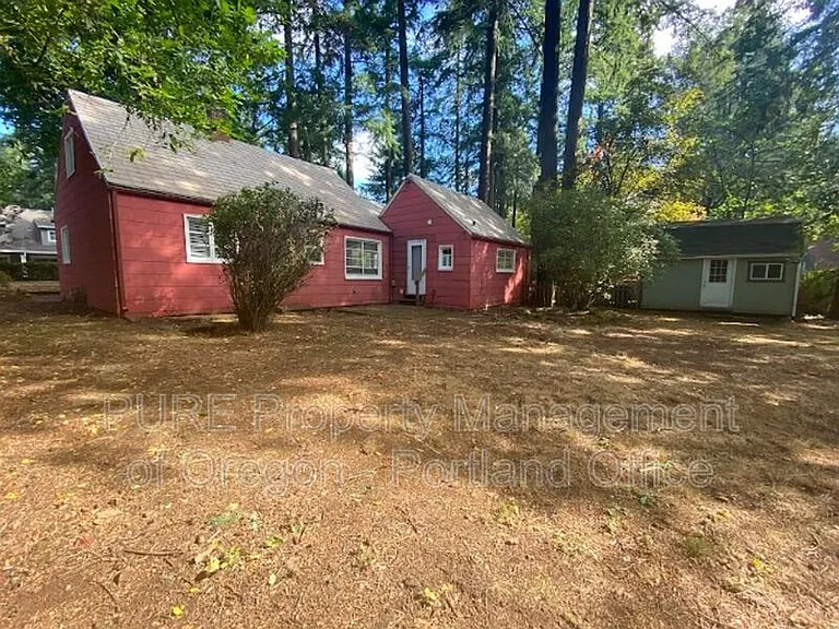 3550 Lake Grove Ave — Photo 2