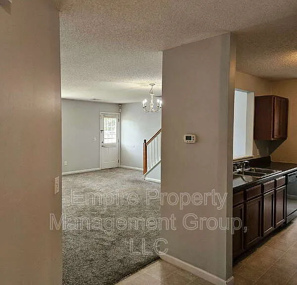 401 Dukes Hill Rd — Photo 7