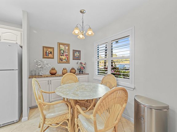 Home For Sale In Boca Barwood