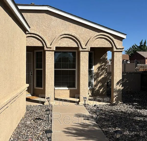2125 Sierra Ln NE — Photo 6