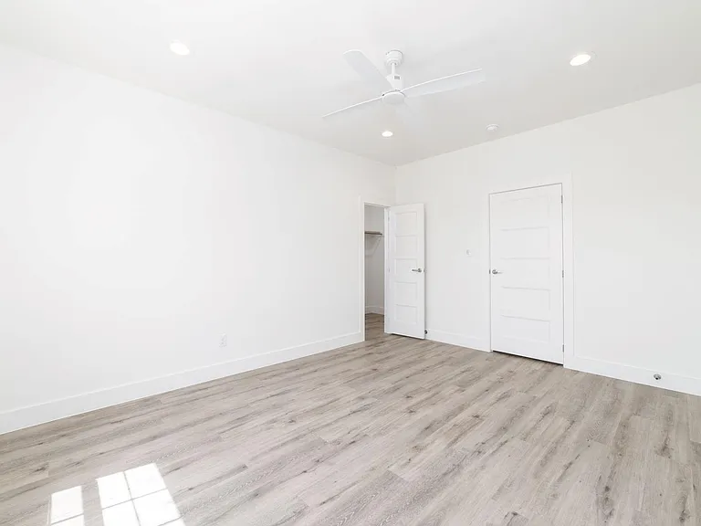 11924 N Hoa Sen Cir — Photo 8