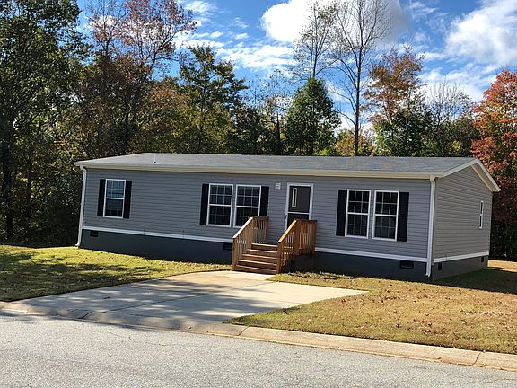 5th image of 204 Rocky Ln