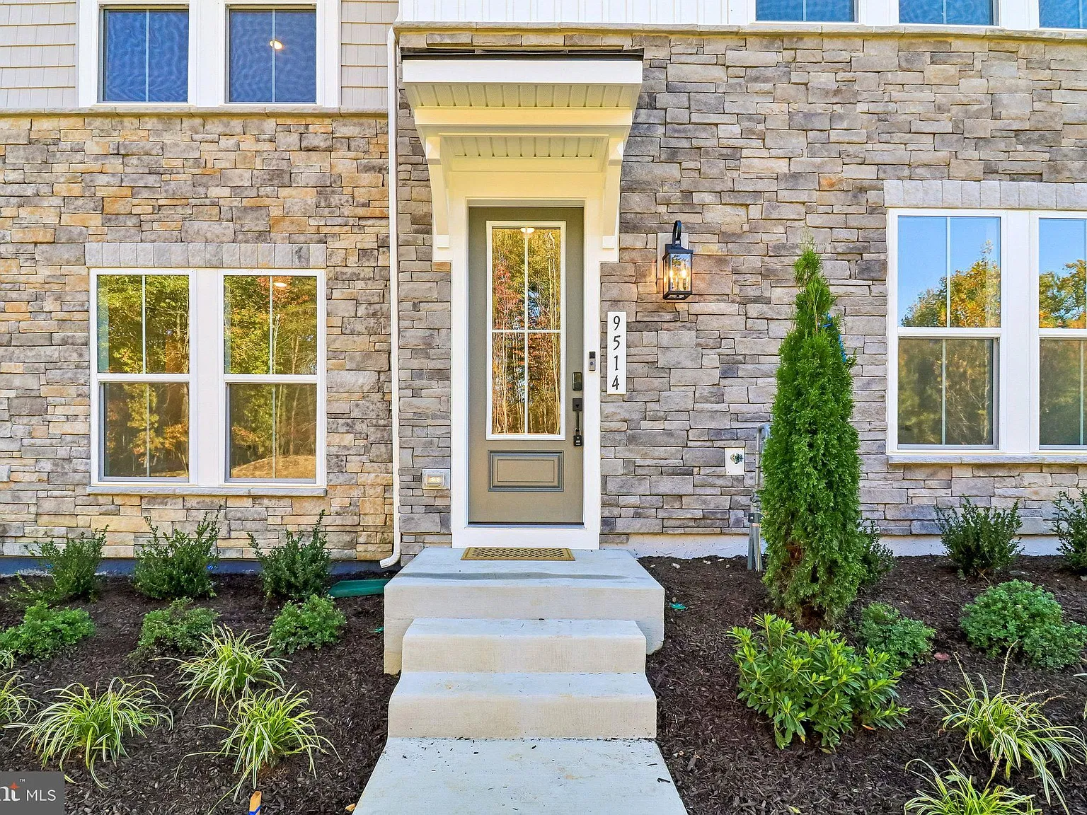 4 bed, 3.5 bath, 2008 sqft, $2,895 — Photo 4