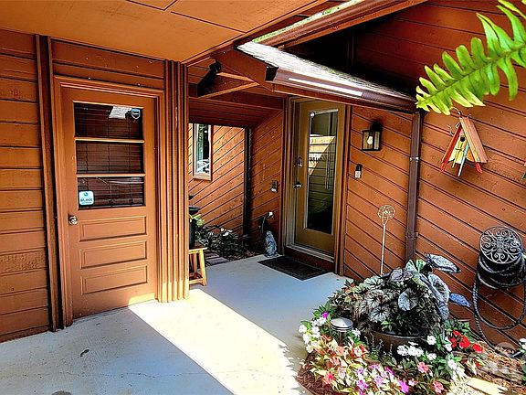 4th image of 308 Woodfield Dr