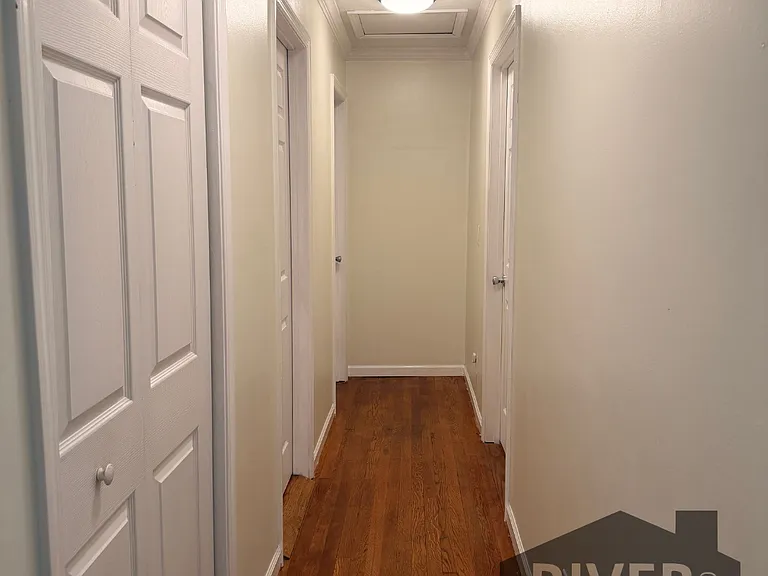 721 W Lelia St — Photo 7