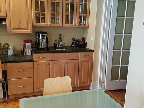 Dining Rm & Kitchen Bar