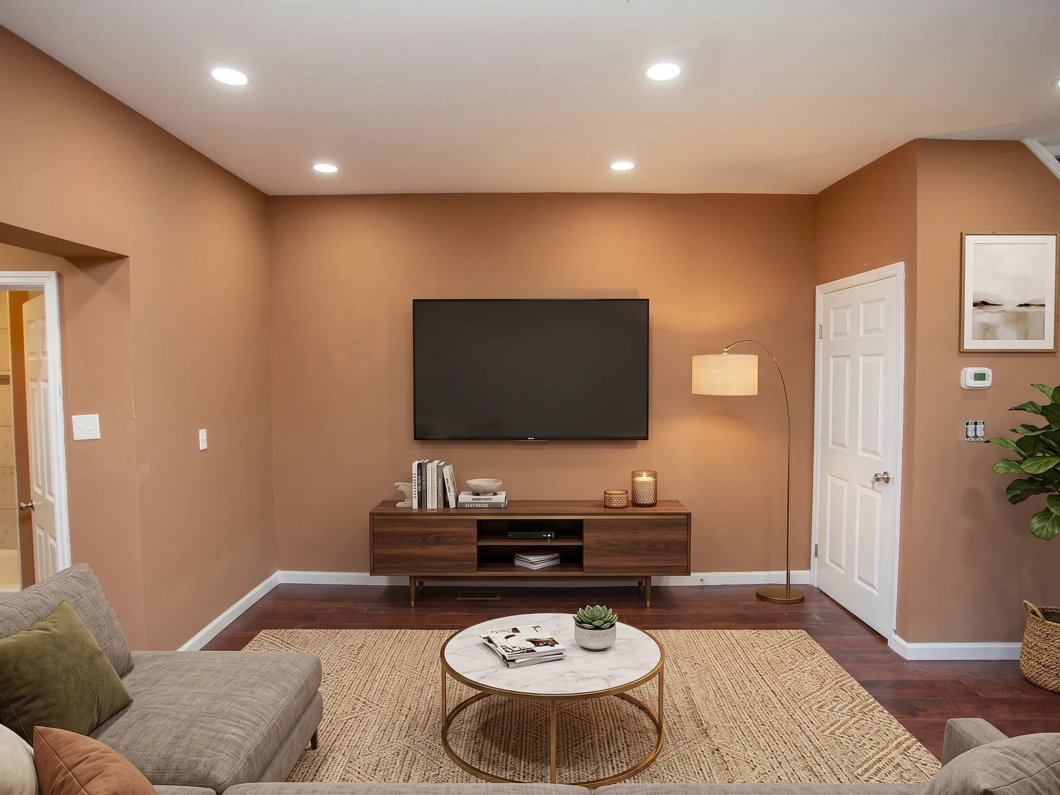 4 bed, 1212 sqft, $2,400 — Photo 4