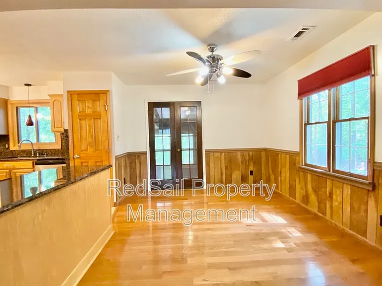 145 Linda Dr — Photo 6