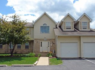 300 Village Creek Dr UNIT 1C, Lake In the Hills, IL 60156