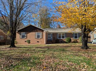 3 Pall Mall Pl, Greensboro, NC 27455