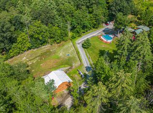 24 Stewart Ln, Averill Park, NY 12018