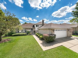7205 Oneill Rd, Downers Grove, IL 60516