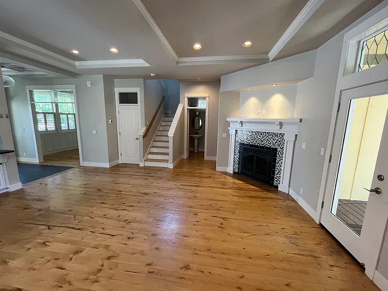 2473 NW Sacagawea Ln — Photo 4
