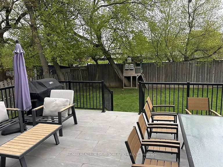 35 Bainbridge Ave — Photo 24