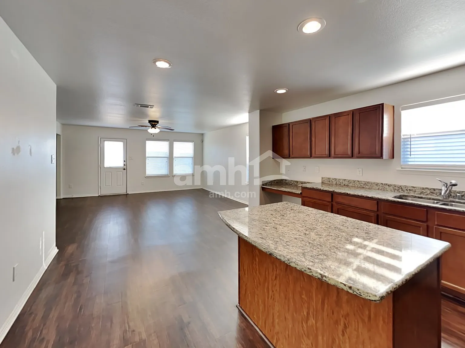 4 bed, 2.0 bath, 2093 sqft, $2,265 — Photo 4