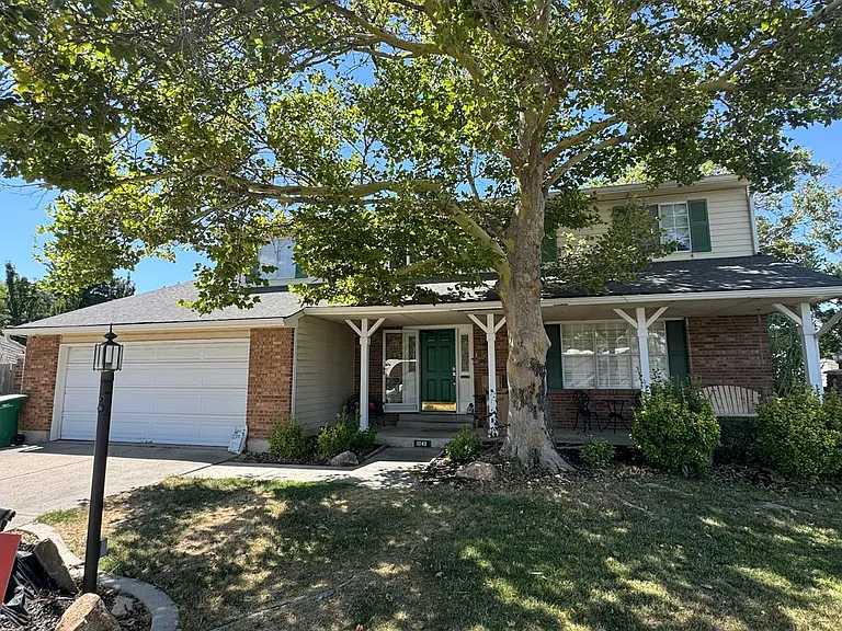1242 E Eastridge Cir — Photo 1
