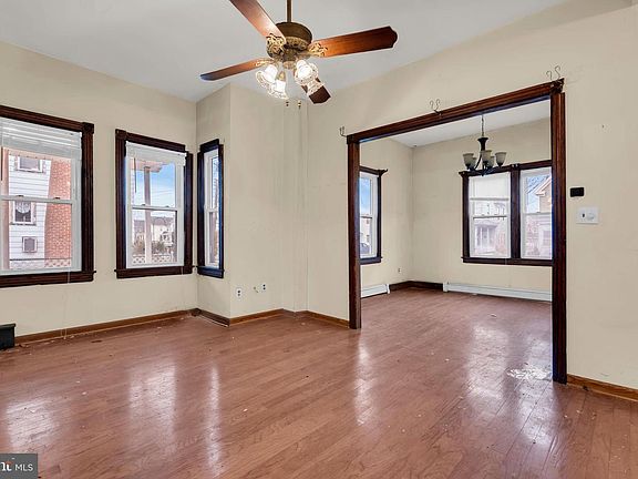 4th image of 104 Maple St