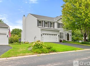 2760 Wagner Dr, Chaska, MN 55318