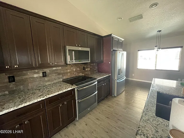 3025 Daytona Ave — Photo 1