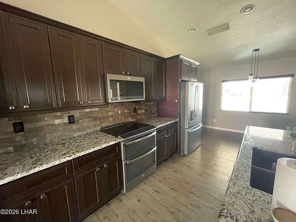 1st image of 3025 Daytona Ave