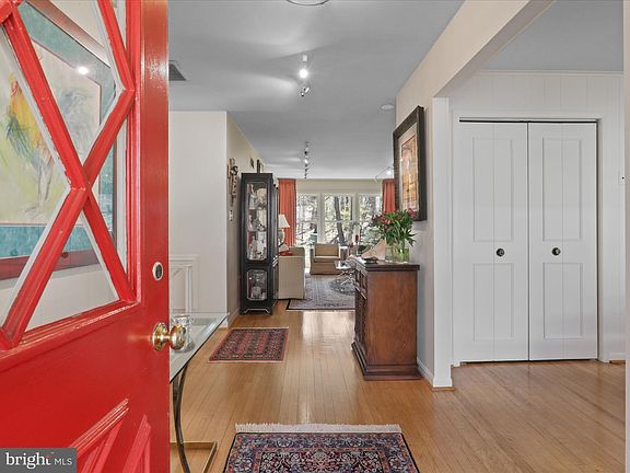 3rd image of 3805 Shelley Ln