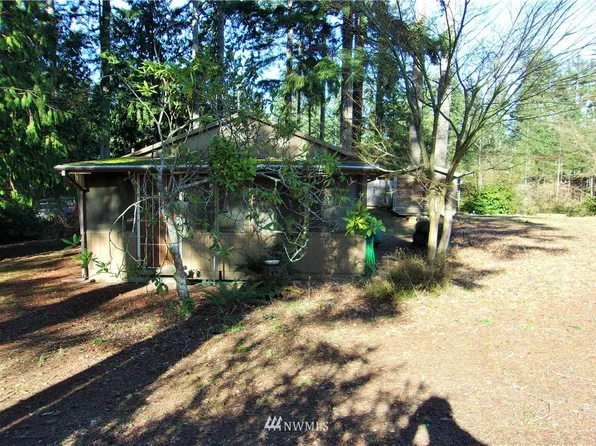 61 Bear Road, Quilcene, WA 98376