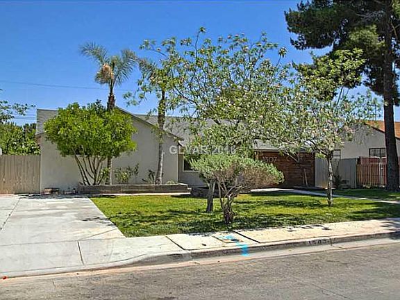 3rd image of 1307 Darmak Dr