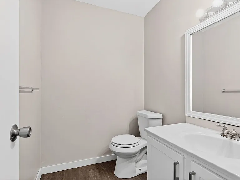 Walnut Woods Apartments — Photo 55