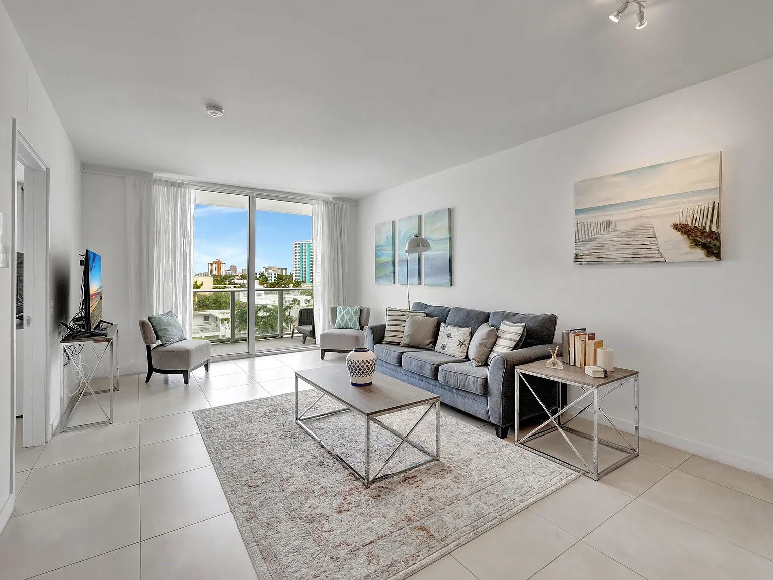 1 bed, 1.0 bath, 858 sqft, $4,500 — Photo 3
