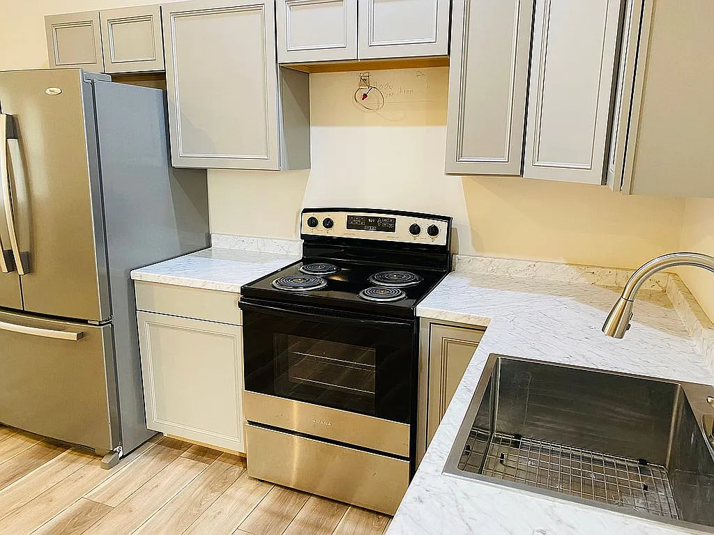 1 bed, 700 sqft, $1,250 — Photo 3