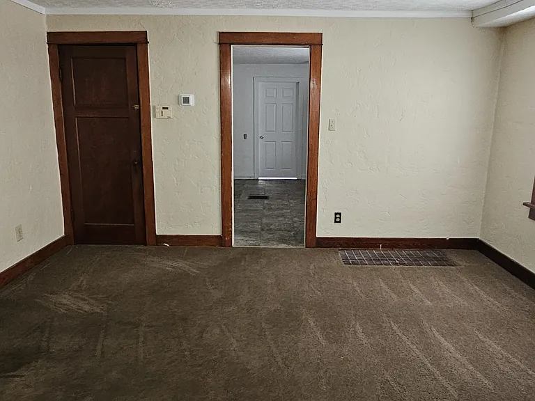 325 Burleigh Ave — Photo 3