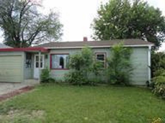 2nd image of 2109 5th St