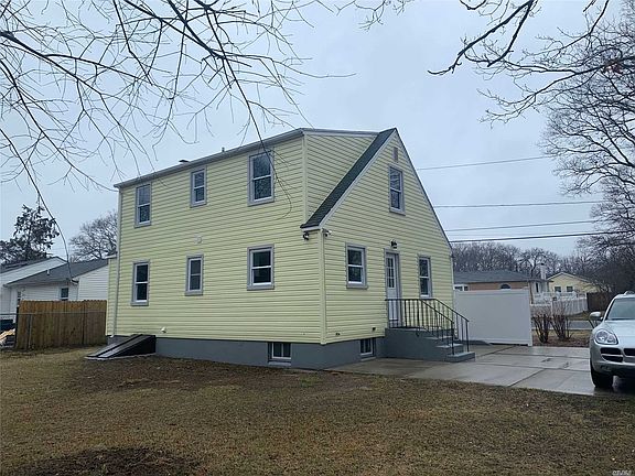 2nd image of 60 Pinewood Dr