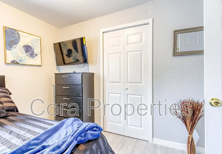 685 Sears Ave NE #4 — Photo 26