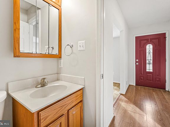 5th image of 2401 W Rosecroft Village Cir