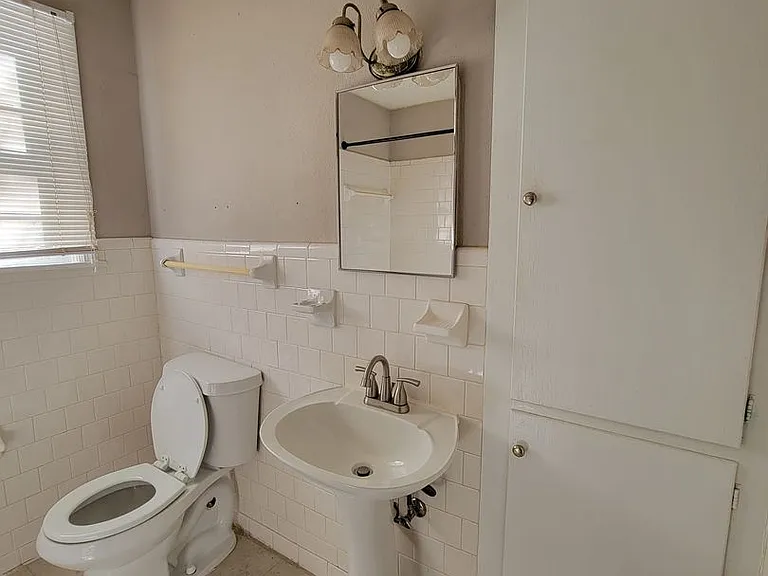 220 Gilleland Dr — Photo 18